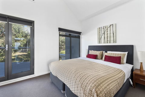 Apollo Bay Cottages - Tourism Guide 9