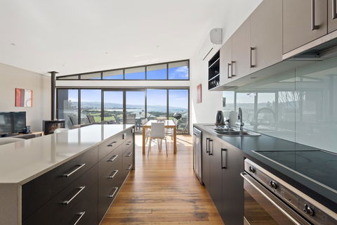 Apollo Bay Cottages - Tourism Guide 10