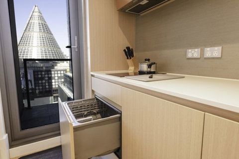 Brady Hotels Central Melbourne - Tourism Guide 9