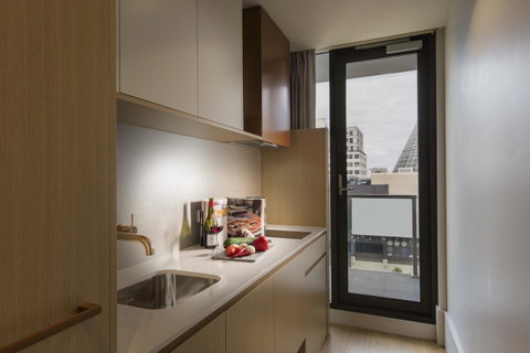 Brady Hotels Central Melbourne - Tourism Guide 8