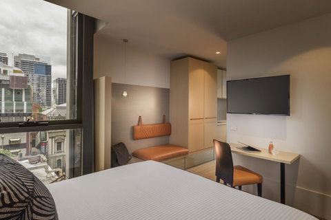 Brady Hotels Central Melbourne - Tourism Guide 5