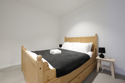 Mono Apartments On La Trobe Street - Tourism Guide 23