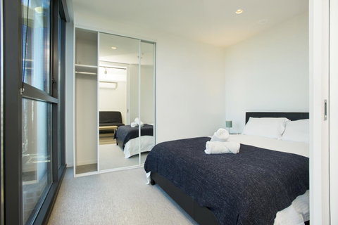 Mono Apartments On La Trobe Street - Tourism Guide 14