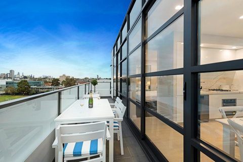 The Hamptons Apartments - St Kilda - Tourism Guide 7