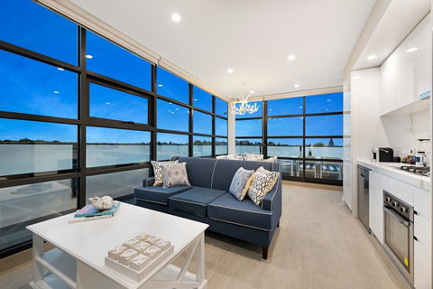 The Hamptons Apartments - St Kilda - Tourism Guide 26