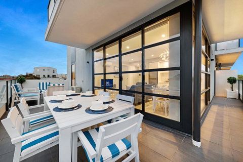 The Hamptons Apartments - St Kilda - Tourism Guide 31