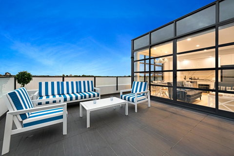 The Hamptons Apartments - St Kilda - Tourism Guide 3