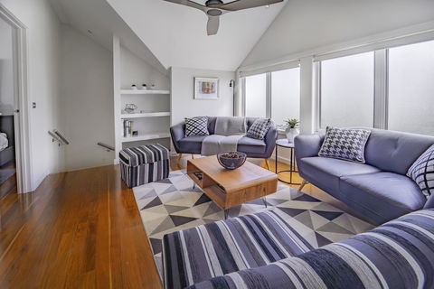 Bayview Loft - Travel Agents 2