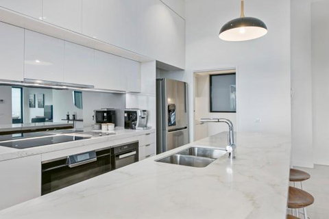 Experience Platinum Hotel Apartments - Tourism Guide 10