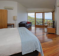Chris's Beacon Point Restaurant  Villas - Tourism Guide