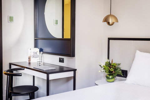 Brady Hotels Jones Lane - Tourism Guide 10