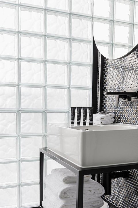 Brady Hotels Jones Lane - Tourism Guide 12