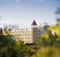 Deep Blue Hotel  Hot Springs - Tourism Guide