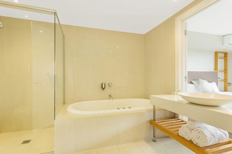 Deep Blue Hotel & Hot Springs - Travel Agents 20
