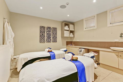 Deep Blue Hotel & Hot Springs - Travel Agents 19