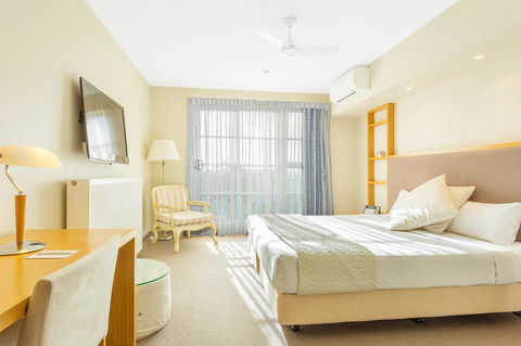 Deep Blue Hotel & Hot Springs - Travel Agents 14