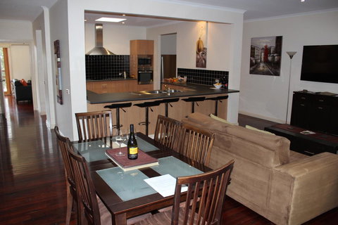 Yering Gorge Cottages - Travel Search 17