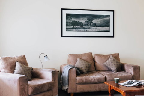 Dunkeld Studio Accommodation - Tourism Guide 7