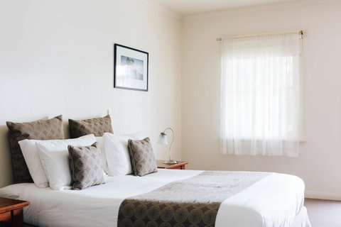 Dunkeld Studio Accommodation - Tourism Guide 6