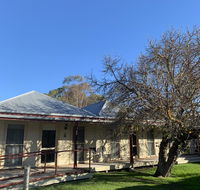 Dunkeld Studio Accommodation - Travel Agents
