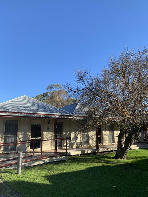 Dunkeld Studio Accommodation - Tourism Guide 0