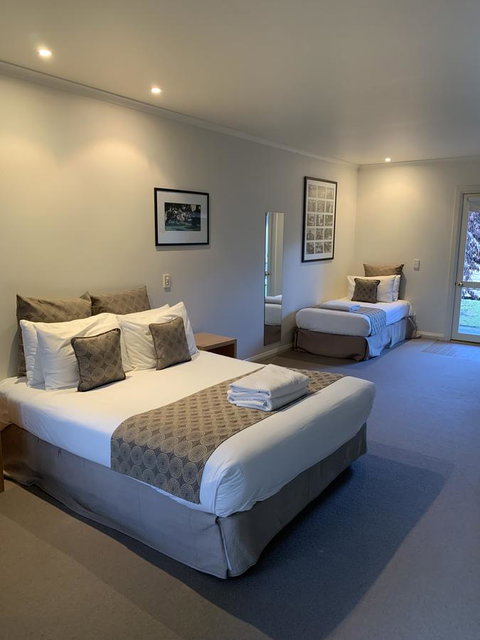 Dunkeld Studio Accommodation - Tourism Guide 8
