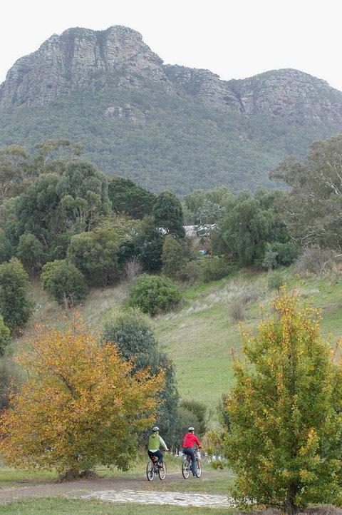 Dunkeld Studio Accommodation - Tourism Guide 21