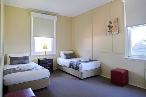 Amaroo Park - Tourism Guide 5