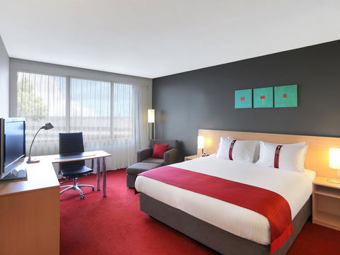 Holiday Inn Melbourne Airport, An IHG Hotel - Cruises Travel 1