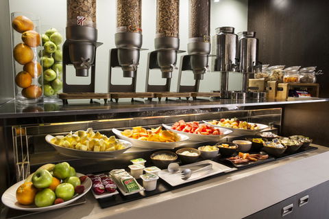 Holiday Inn Melbourne Airport, An IHG Hotel - Cruises Travel 21