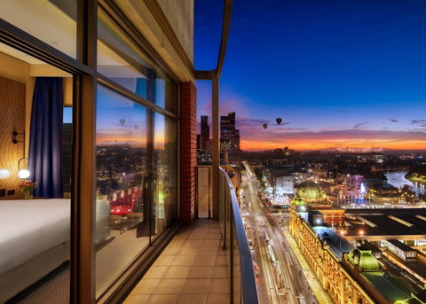 DoubleTree By Hilton Melbourne - Tourism Guide 1