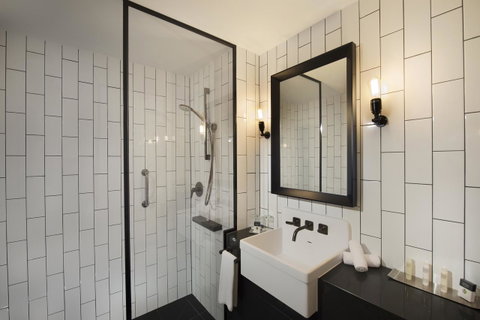 DoubleTree By Hilton Melbourne - Tourism Guide 15