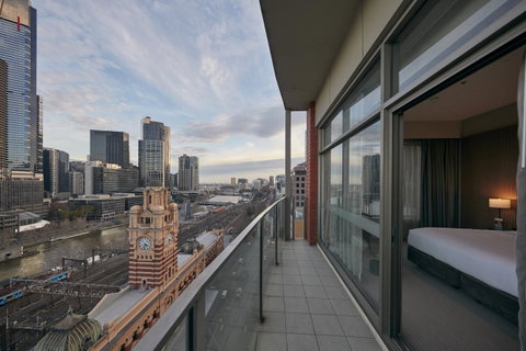 DoubleTree By Hilton Melbourne - Tourism Guide 23