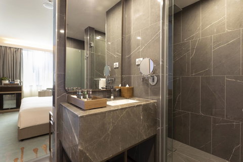 Novotel Melbourne Central - Tourism Guide 23