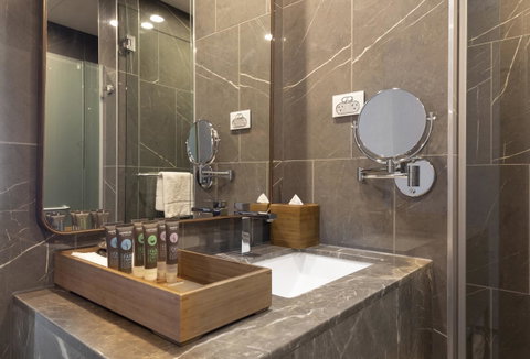 Novotel Melbourne Central - Tourism Guide 5