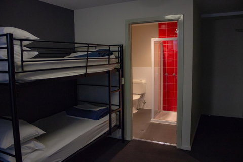 Nomads Melbourne Backpackers - Tourism Guide 36
