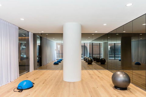 Winston Apartments Docklands - Travel Search 21