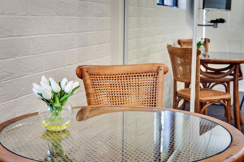 Allambi Holiday Apartments - Tourism Guide 26