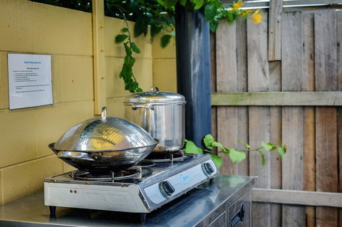 Allambi Holiday Apartments - Tourism Guide 23