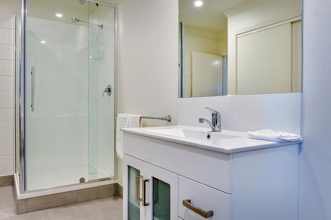 Allambi Holiday Apartments - Tourism Guide 36