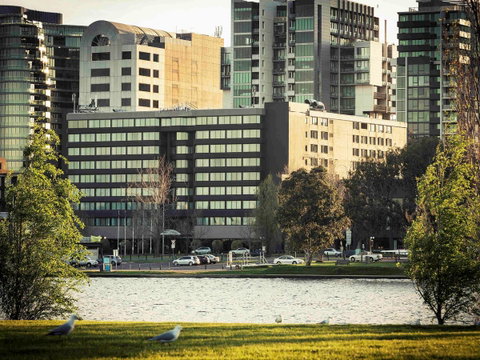 Mercure Melbourne Albert Park - Tourism Guide 0