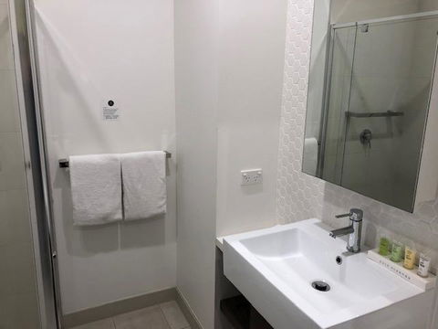 Whitehorse Apartments Hotel - Travel Search 3