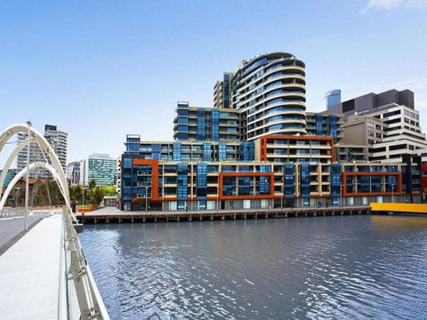 Melbourne Holiday Apartments Flinders Wharf - Travel Search 11