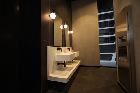 Melbourne Empire Apartments - Tourism Guide 4