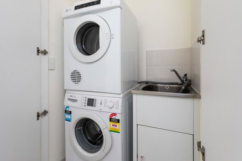 La Maison - Great View, Free Parking, Pool, Gym, Perfectly Located 2BR Apartment - Tourism Guide 16