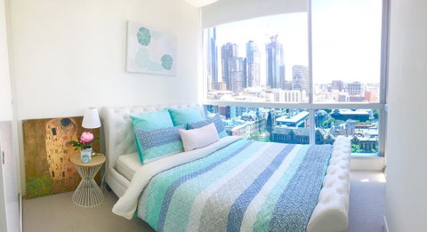 La Maison - Great View, Free Parking, Pool, Gym, Perfectly Located 2BR Apartment - Tourism Guide 3