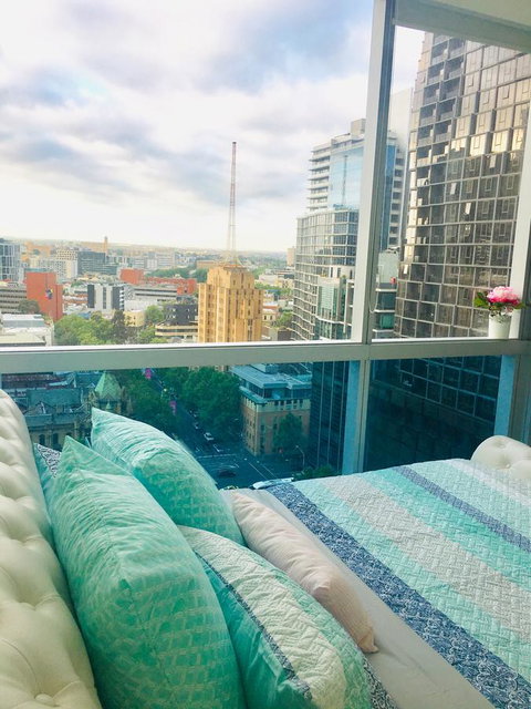 La Maison - Great View, Free Parking, Pool, Gym, Perfectly Located 2BR Apartment - Tourism Guide 19
