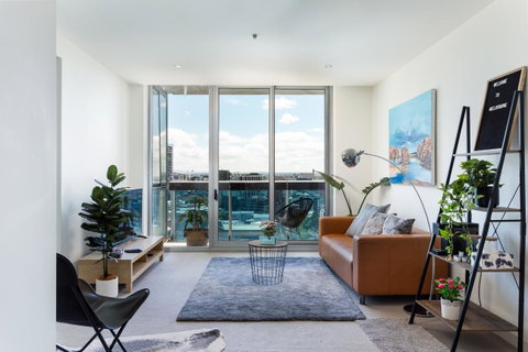 La Maison - Great View, Free Parking, Pool, Gym, Perfectly Located 2BR Apartment - Tourism Guide 9