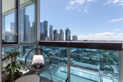 La Maison - Great View, Free Parking, Pool, Gym, Perfectly Located 2BR Apartment - Tourism Guide 0