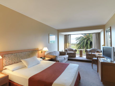 Bayview On The Park - Tourism Guide 9